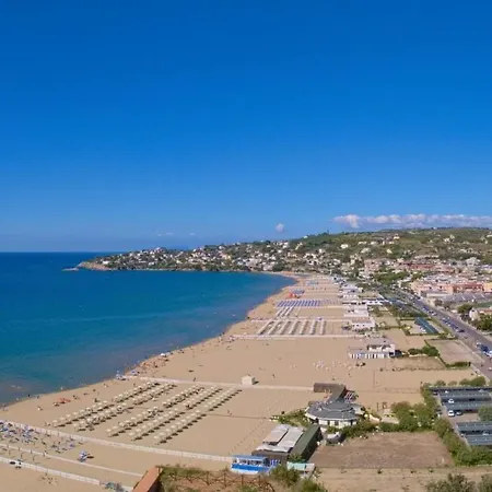 2 Formia